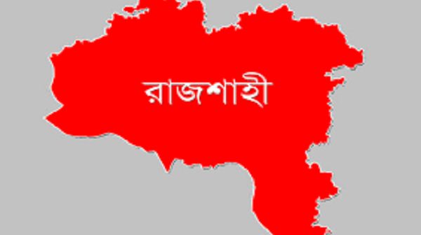রাজশাহীতে দাঁড়িয়ে থাকা ট্রাকে আগুন