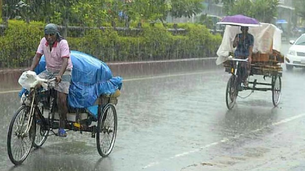 ঢাকায় দুপুরের মধ্যে বজ্রসহ বৃষ্টির আভাস