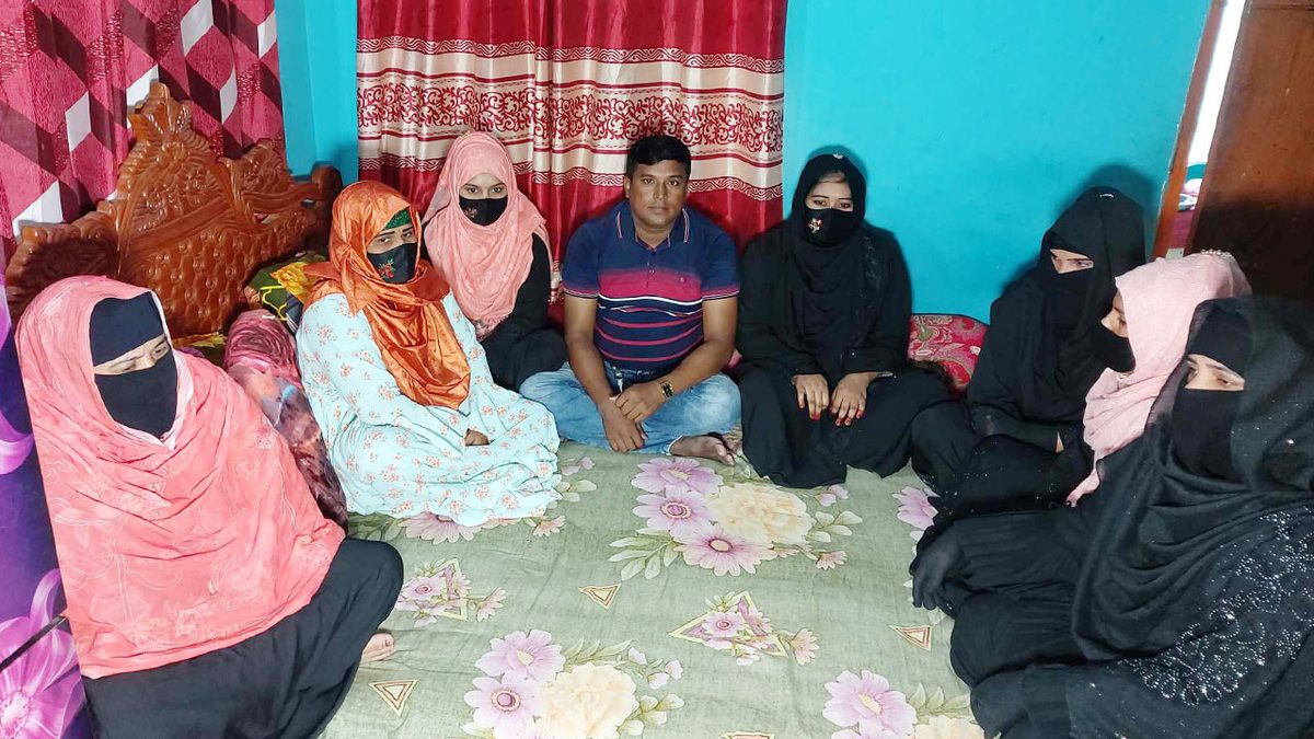 ৭ স্ত্রীকে নিয়ে রবিজুলের সুখের সংসার