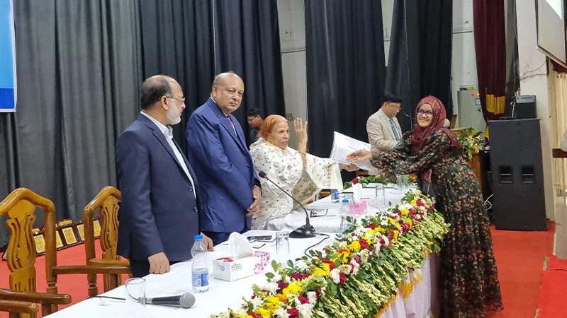 বাকৃবিতে ৫ গবেষক পেলেন বিএসএ অ্যাওয়ার্ড