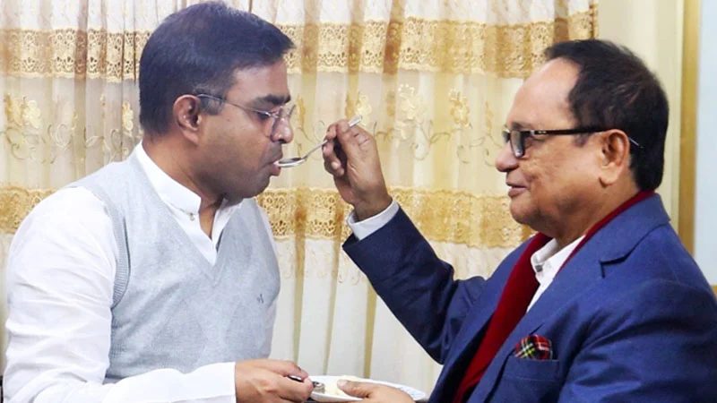 পরস্পরকে মিষ্টিমুখ করালেন সাঈদ খোকন-ফিরোজ রশীদ