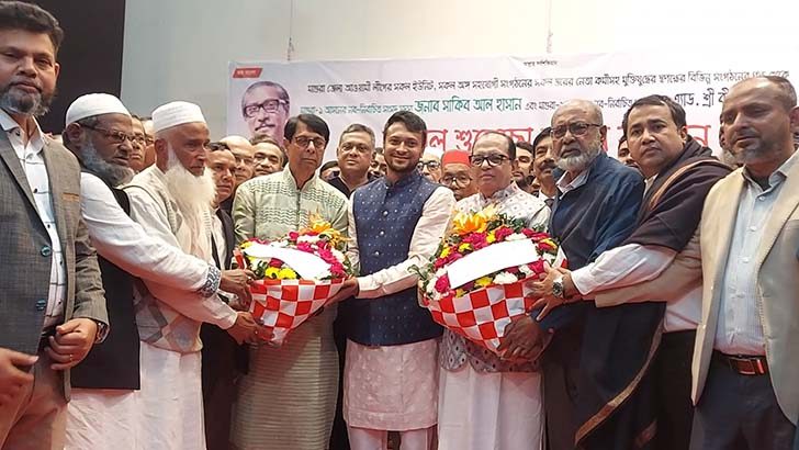 ভোটের রাতেই সাকিবের এলাকা ত্যাগ,বুধবার পেলেন দলীয় সংবর্ধনা