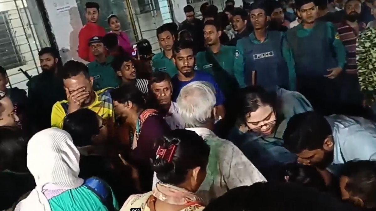 বেইলি রোডে আগুন: মৃতের সংখ্যা বেড়ে ৪৬,মরদেহ হস্তান্তর চলছে