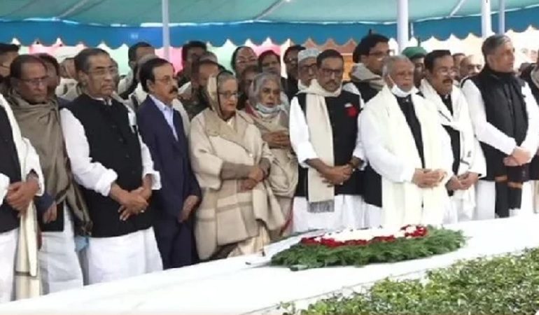 বঙ্গবন্ধুর সমাধিতে আওয়ামী লীগের নতুন কমিটির শ্রদ্ধা
