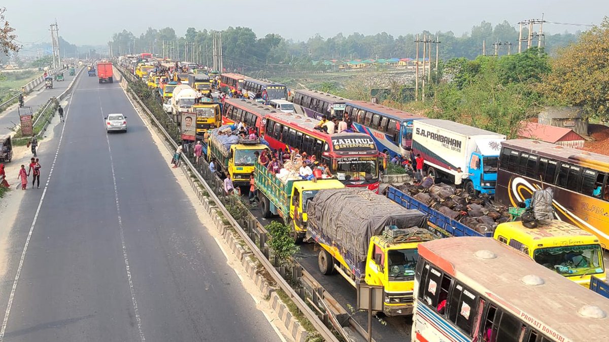 ঢাকা-টাঙ্গাইল মহাসড়কে ১৪ কিলোমিটার যানজট