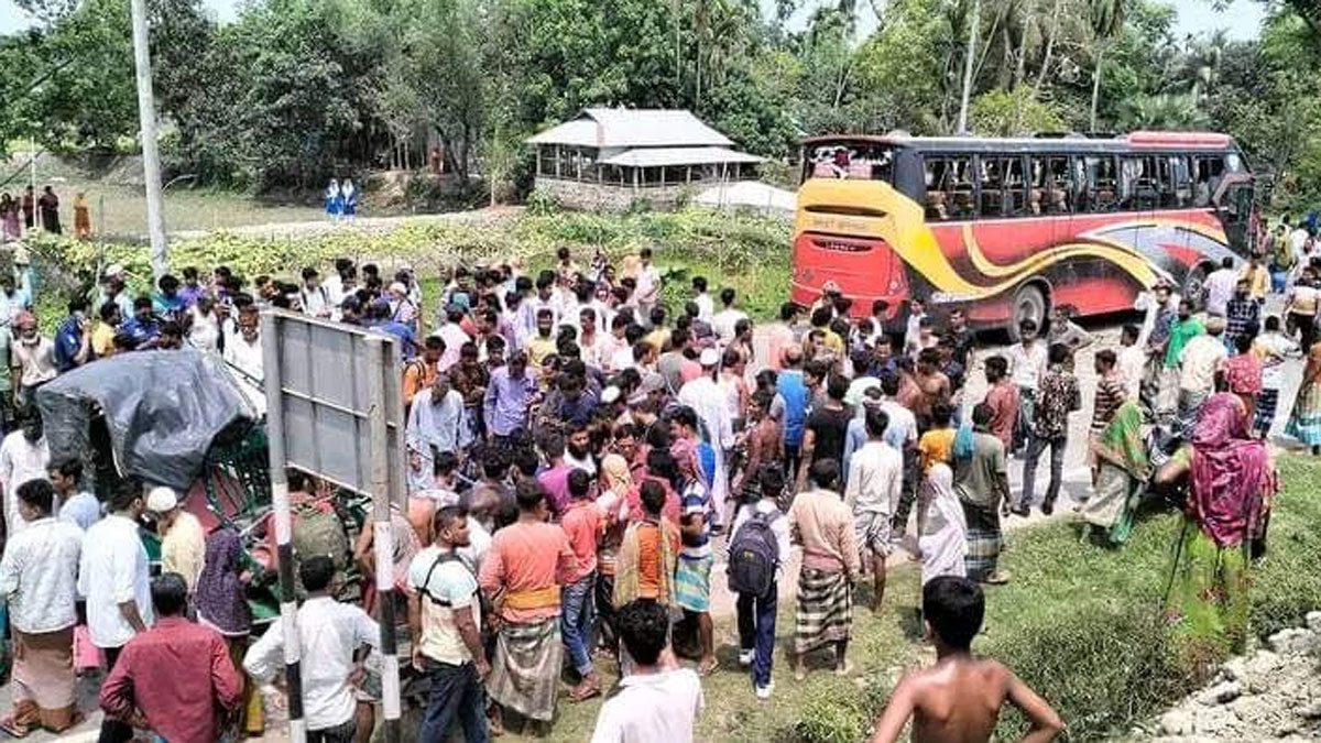 টাঙ্গাই‌লে বাস-অ‌টোভ্যানের সংঘ‌র্ষে নিহত ৪
