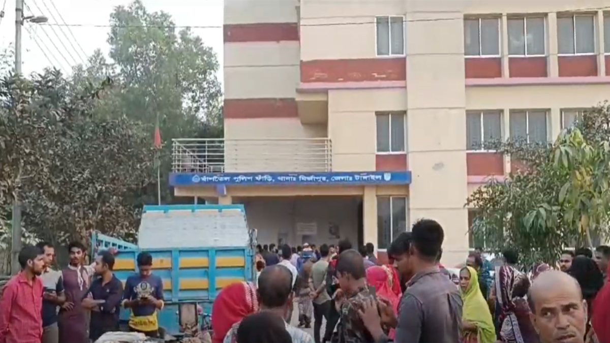 পিকআপ-সিএনজি মুখোমুখি সংঘর্ষে নিহত ৪