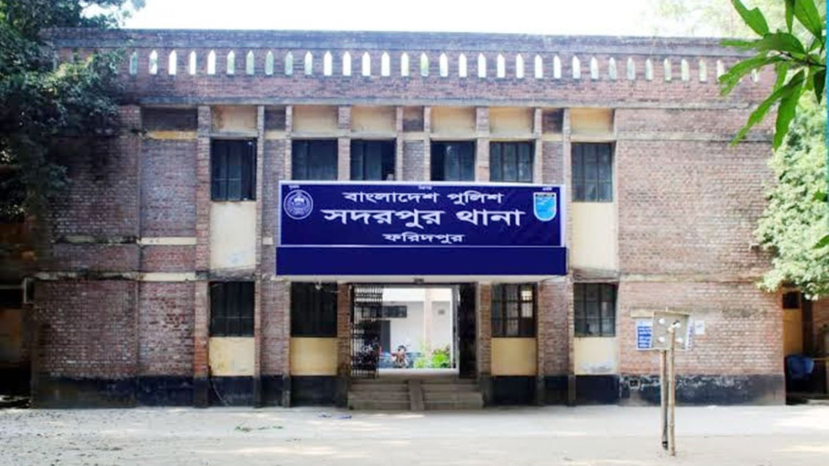 ফরিদপুরে মাটি ধসে তিন শ্রমিকের মৃত্যু, আহত ৪
