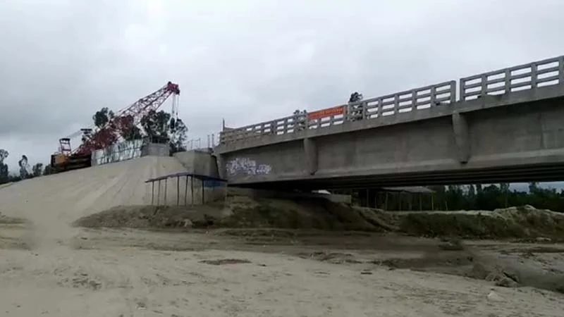 নির্মাণাধীন তিস্তা ব্রিজের সার্টার ভেঙে শ্রমিক নিহত