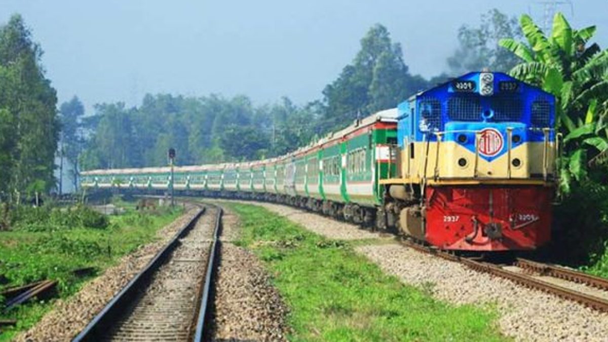ট্রেনের ধাক্কায় রিকশা ও ভ্যানচালকের মৃত্যু
