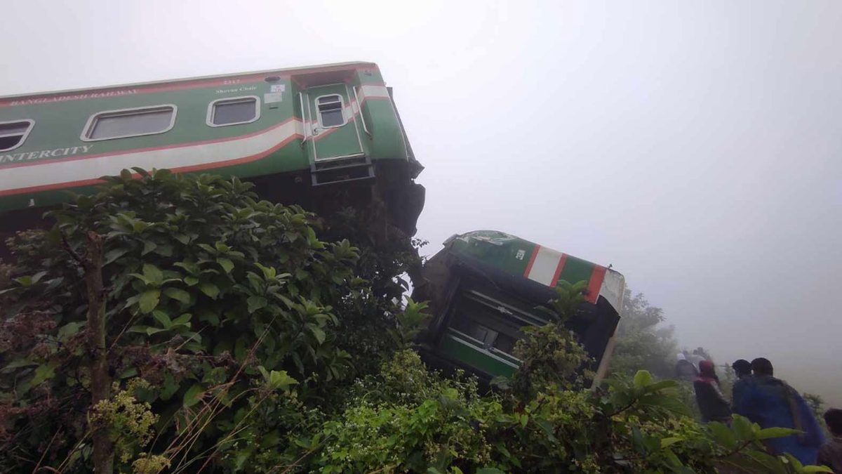 ঢাকা-ময়মনসিংহ রুটে ট্রেন চলাচল বন্ধ