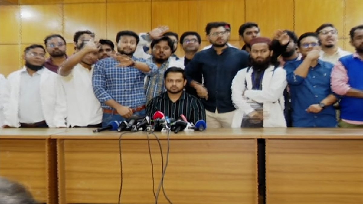 আন্দোলন স্থগিত, কাল থেকে কাজে যোগ দেবেন ট্রেইনি চিকিৎসকরা