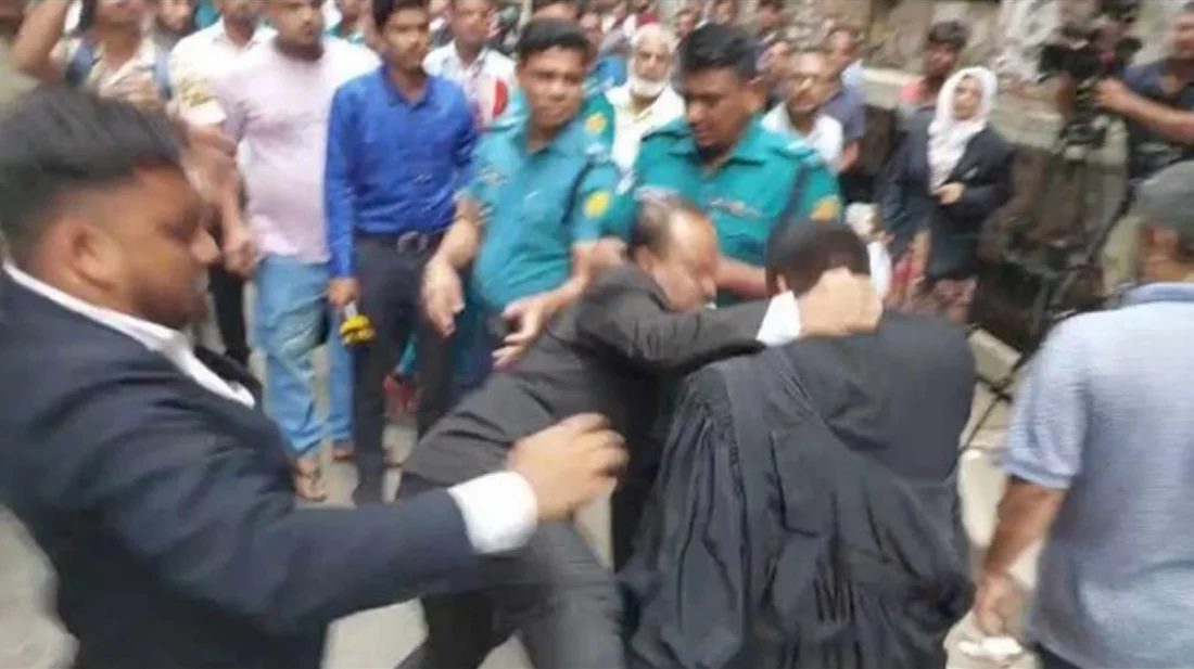 ‘জয় বাংলা’ স্লোগান দেওয়ায় আইনজীবীকে মারধর