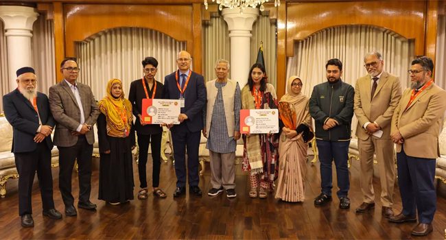 জুলাই অভ্যুত্থানে আহতদের হেলথকার্ড বিতরণ শুরু