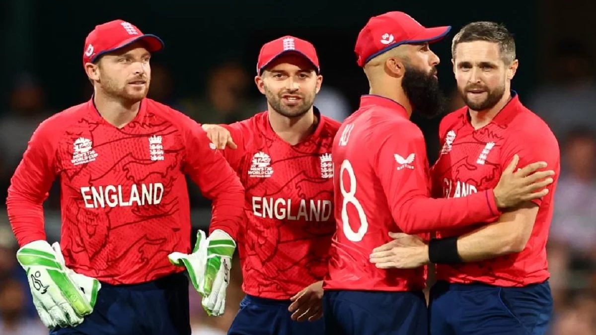 দেশ ছেড়ে সারাবছর ফ্রাঞ্চাইজি লিগ খেলতে ৬ ইংলিশ ক্রিকেটারকে কোটি টাকার প্রস্তাব