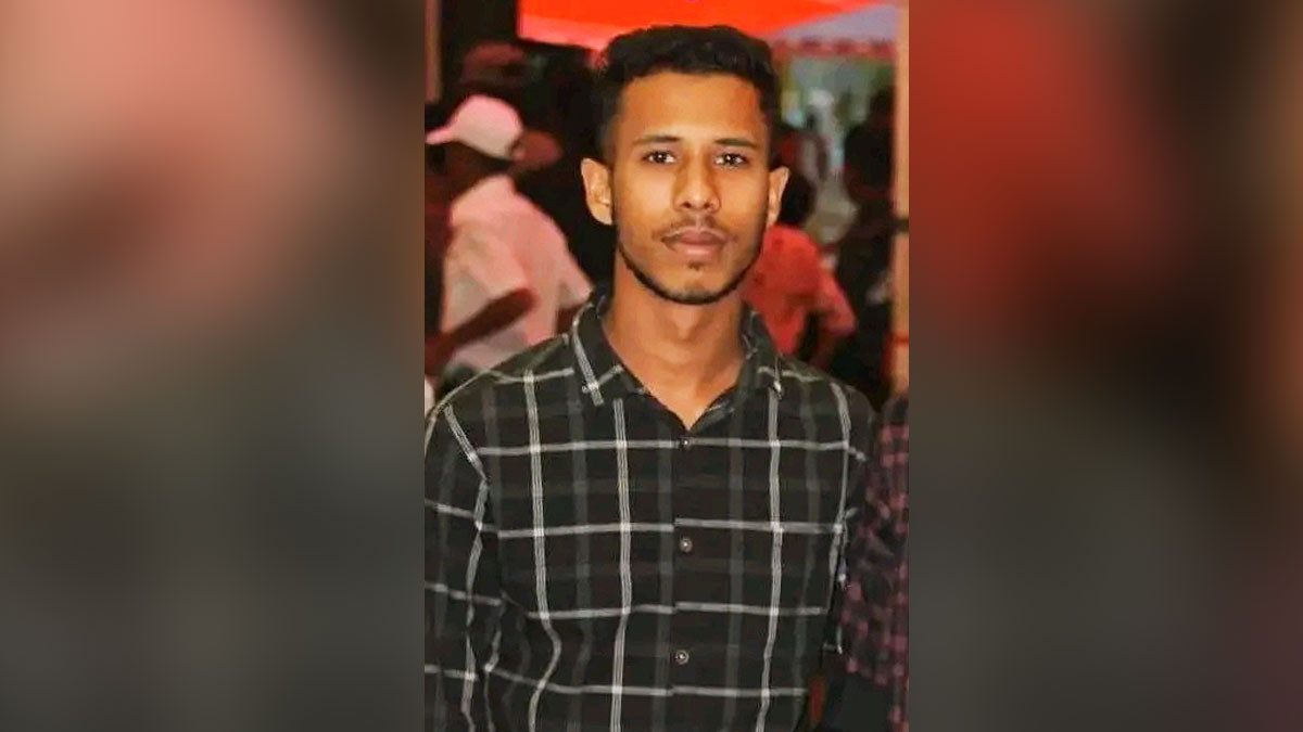 মোটরসাইকেল কিনে না দেওয়ায় গায়ে পেট্রোল ঢেলে কলেজ শিক্ষার্থীর আত্মহত্যা
