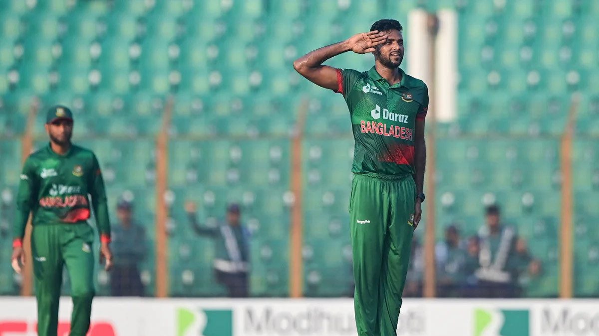 চার উইকেট হারিয়ে চাপে আয়ারল্যান্ড