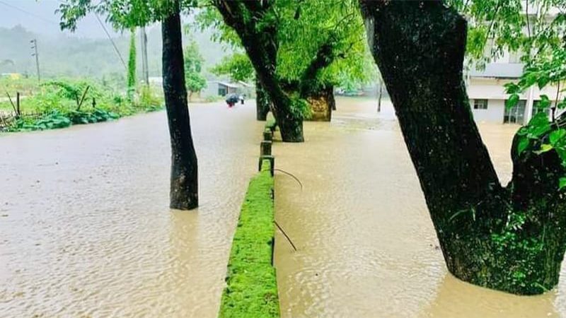 পানির নিচে খাগড়াছড়ি-রাঙ্গামাটি সড়ক, যান চলাচল বন্ধ