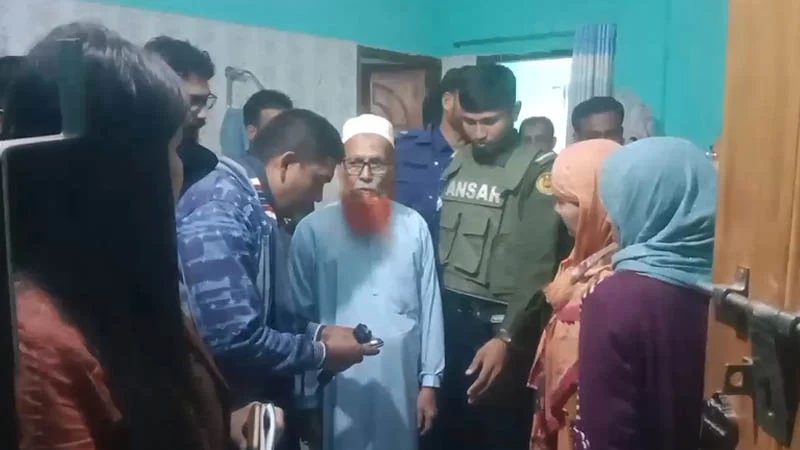 বীর মুক্তিযোদ্ধা বাবাকে ৮ দিন তালাবদ্ধ করে রাখলেন মেয়েরা, অতঃপর...