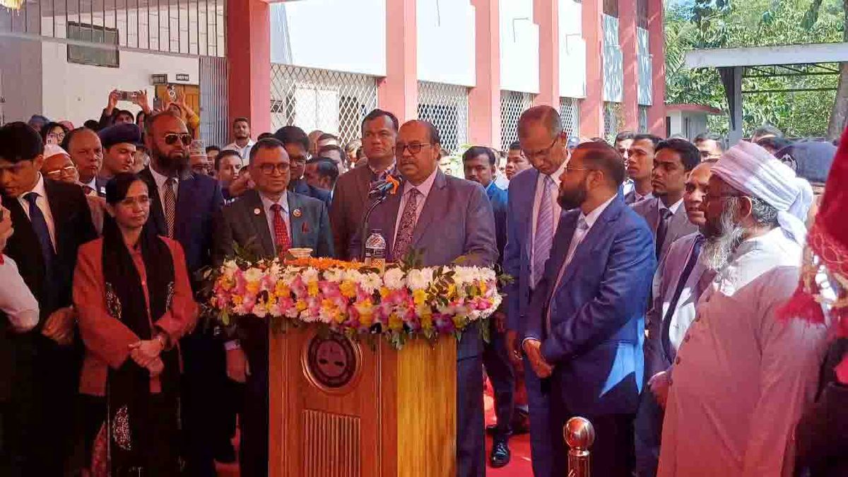 বিচারালয়ে এসে যেন কেউ কষ্ট না পায়: প্রধান বিচারপতি
