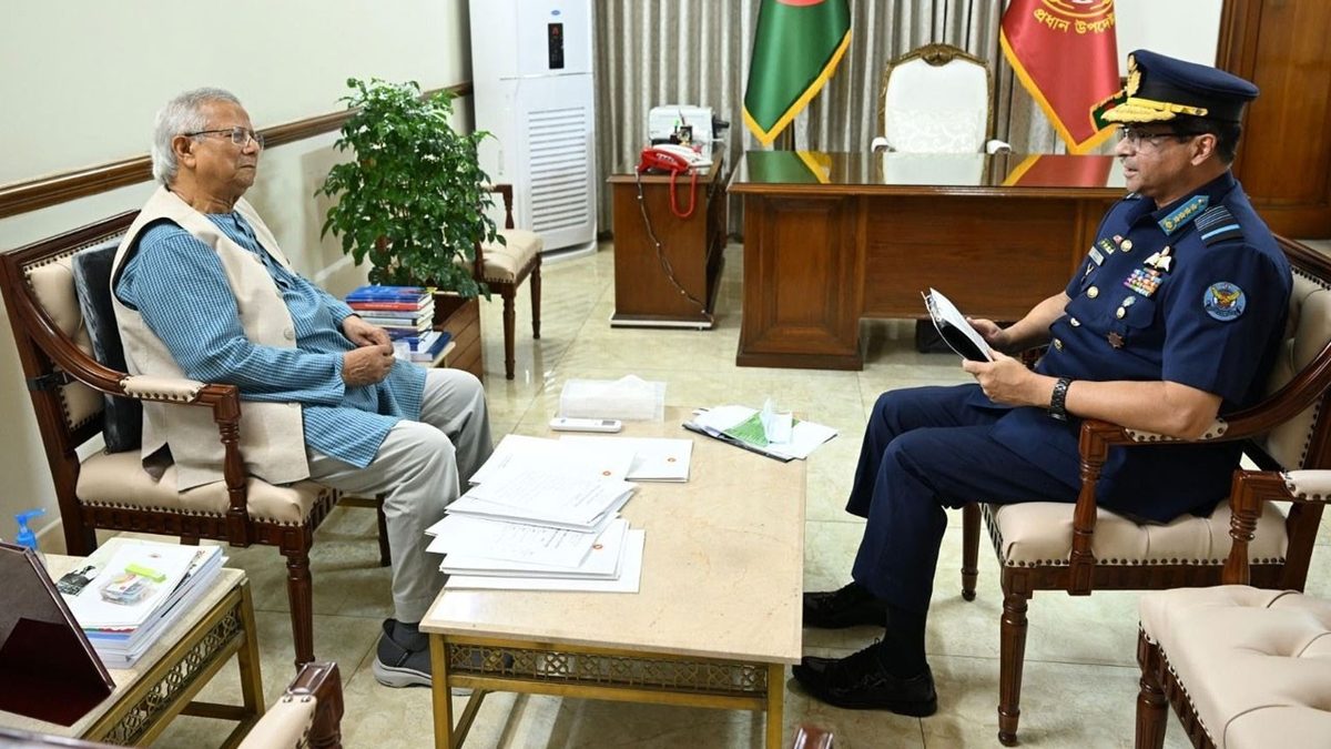 প্রধান উপদেষ্টার সঙ্গে বিমানবাহিনী প্রধানের সাক্ষাৎ