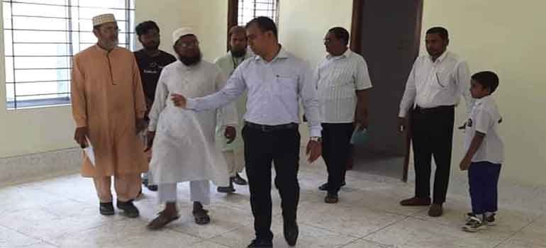 খোকসায় আকস্মিক শিক্ষা প্রতিষ্ঠান পরিদর্শনে ইউএনও।