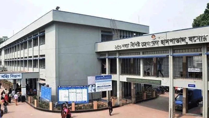 ৩০ বছর ধরে সাপ নিয়ে খেলা,অবশেষে সাপের কামড়েই মৃত্যু