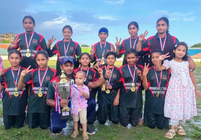 কুষ্টিয়ায় কমিউনিটি পুলিশ কাবাডি চ্যাম্পিয়ন কুমারখালী থানা নারী দল