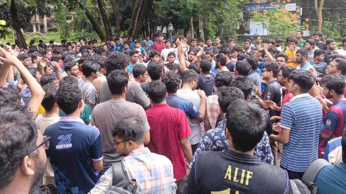 চুয়েটে সর্বাত্মক শাটডাউনের ঘোষণা
