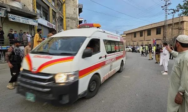 পাকিস্তানে পুলিশ চেকপোস্টে বোমা হামলা, নিহত ১১