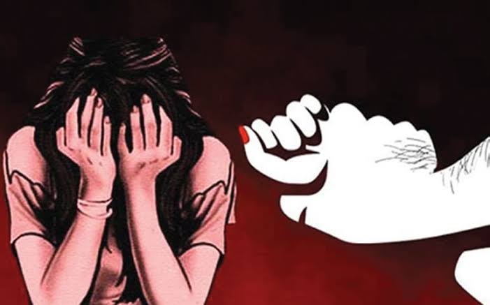 টিউমার সন্দেহে পরীক্ষার পর জানা গেল ৭ মাসের অন্তঃসত্ত্বা শিশু, পলাতক নানা