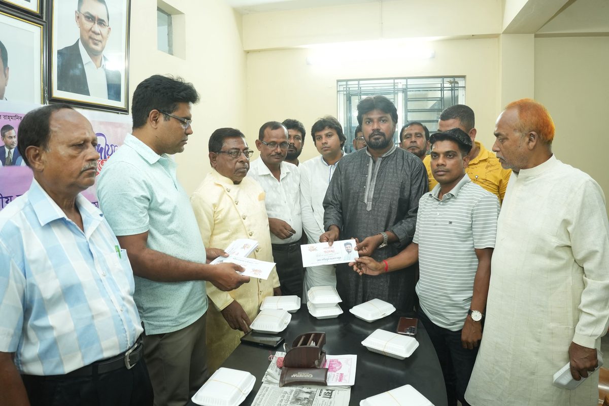 কুমারখালীতে ১৩ পূজামণ্ডপে বিএনপির আর্থিক সহায়তা প্রদান