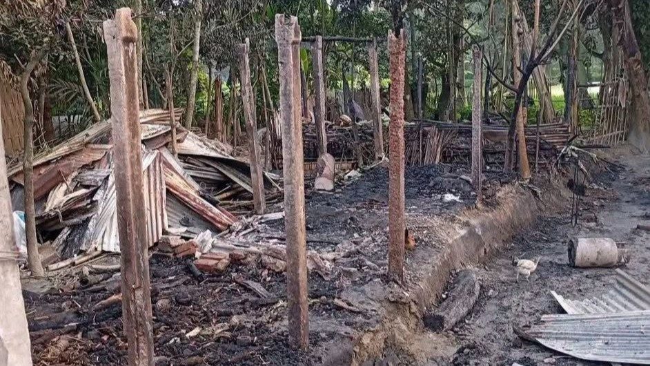 কুমারখালীতে অগ্নিকাণ্ডে ১২ পরিবার ক্ষতিগ্রস্ত
