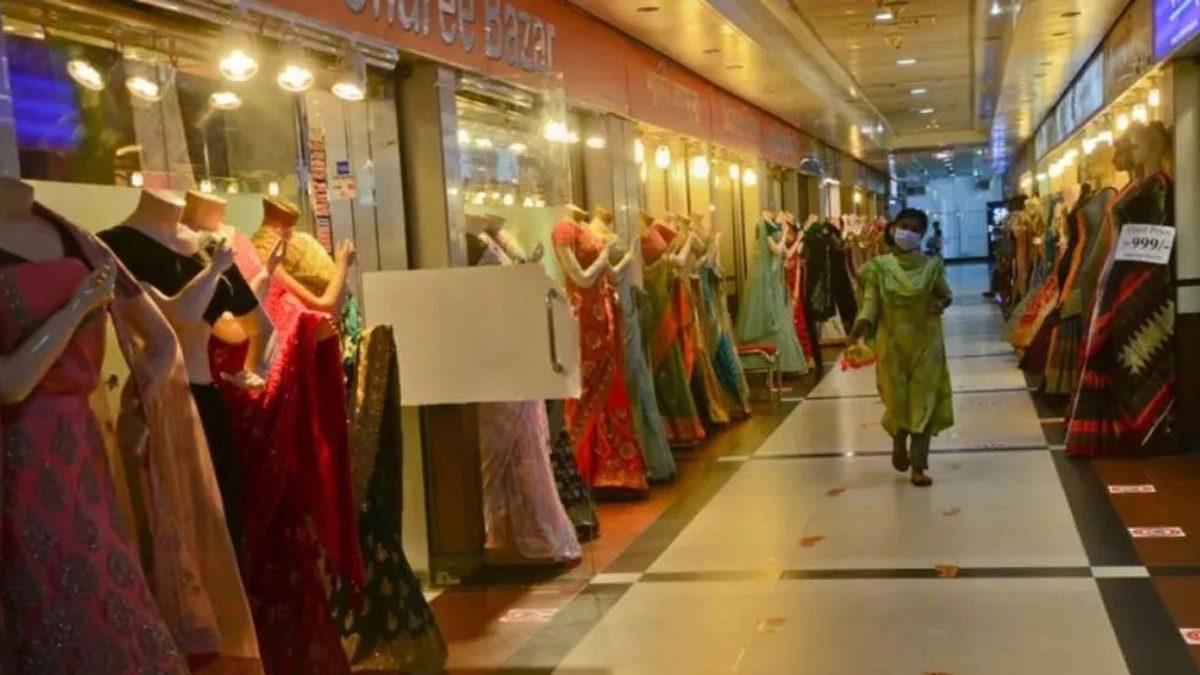 শপিংমল-দোকানপাট খোলা রাখার নতুন সময় নির্ধারণ
