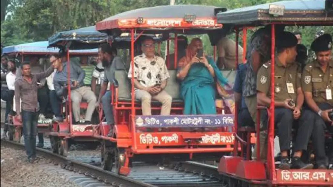 সরকারি সফরের নামে স্ত্রীকে নিয়ে ভ্রমণে রেল সচিব