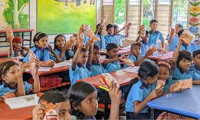 মিড-ডে মিলে আসছে কুপন, খাবার পছন্দ না হলে ‘টাকা থাকবে’ শিক্ষার্থীর কাছে