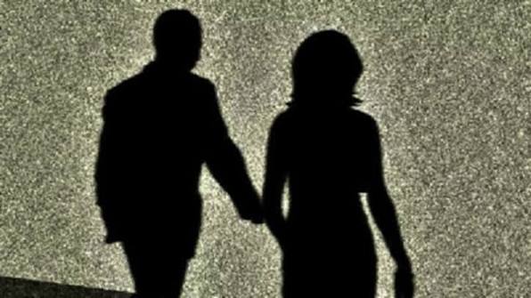 স্ত্রীকে হত্যা করে প্রেমিকাকে নিয়ে উধাও স্বামী