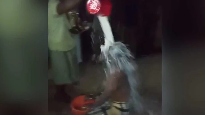 দুধ দিয়ে গোসল করে জামায়াত ছাড়ার ঘোষণা