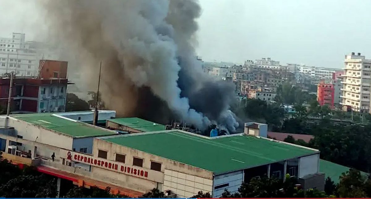 গাজীপুরে ইবনে সিনা ওষুধ কারখানায় আগুন